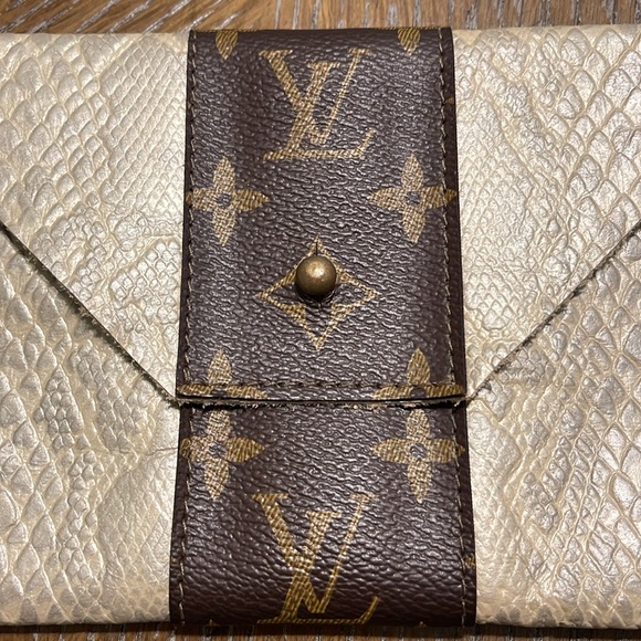 Upcycled LV crossbody Gold leather purse - Picture 2 of 5
